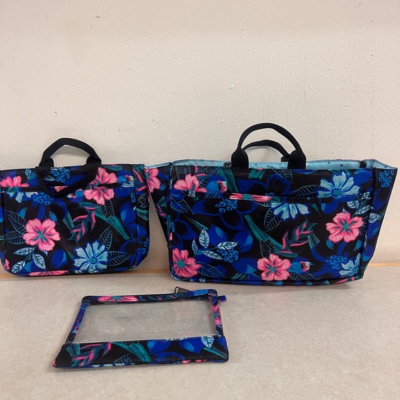 Lug Bag - Floral Chariot, Travel Bag Set - Picture 2 of 12